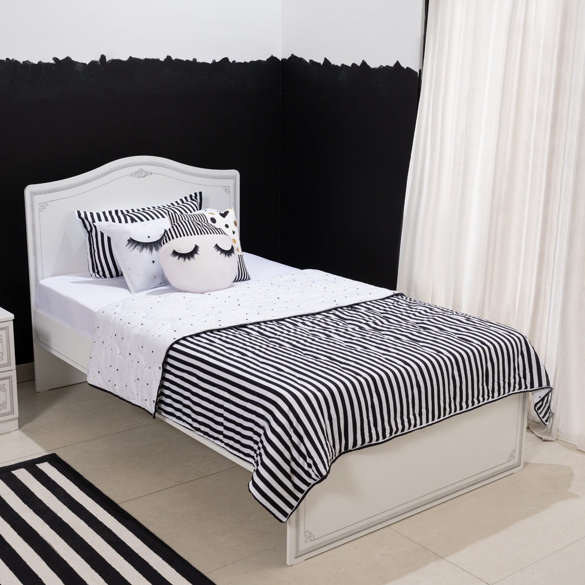 Buy Beauty sleep kids comforter set black & white 180x220 cm in Kuwait