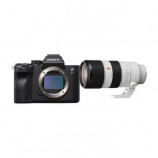 Sony Alpha a7R III 42MP Mirrorless Camera + FE 70-200mm f/2.8 GM OSS E-Mount Lens
