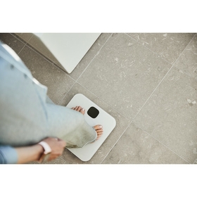 Buy Online Fitbit Aria ™ Wi-Fi Smart Scale in Qatar