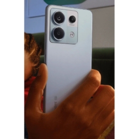 Professional quality, Flagship-level lens