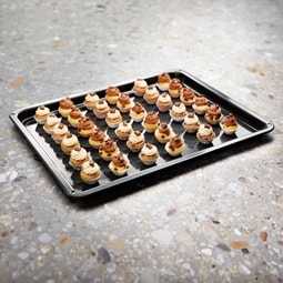 Bake more at once with the XL Baking Tray