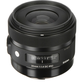 فتحة قصوى سريعة من f / 1.4