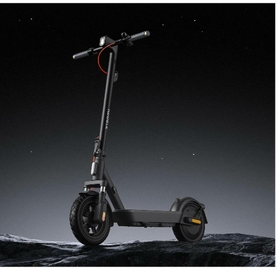 12" tubeless tires handle obstacles effortlessly