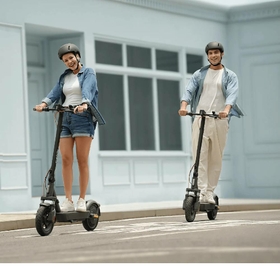 The 900W* max power motor makes climbing inclines a breeze